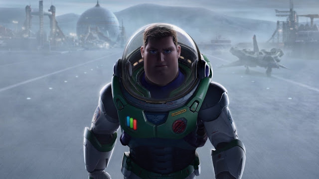 ¡Buzz Lightyear se lanza a la acción en un impresionante nuevo tráiler de LIGHTYEAR de Pixar!